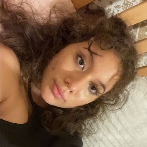 Meet your Posher, Gaby